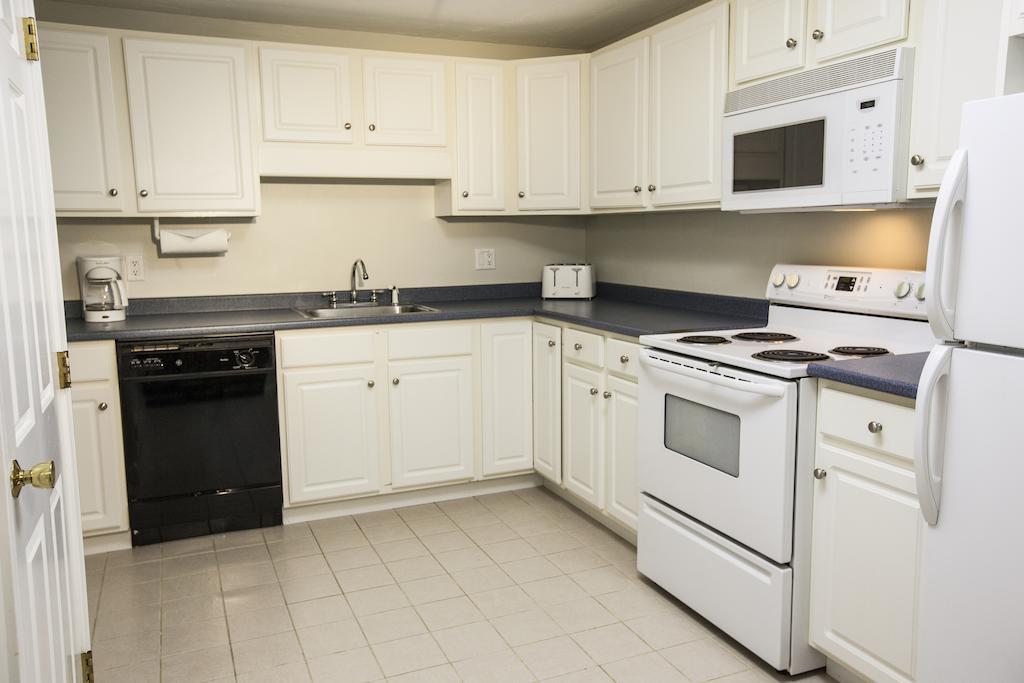 Cape Winds Resort Hyannis Exterior photo