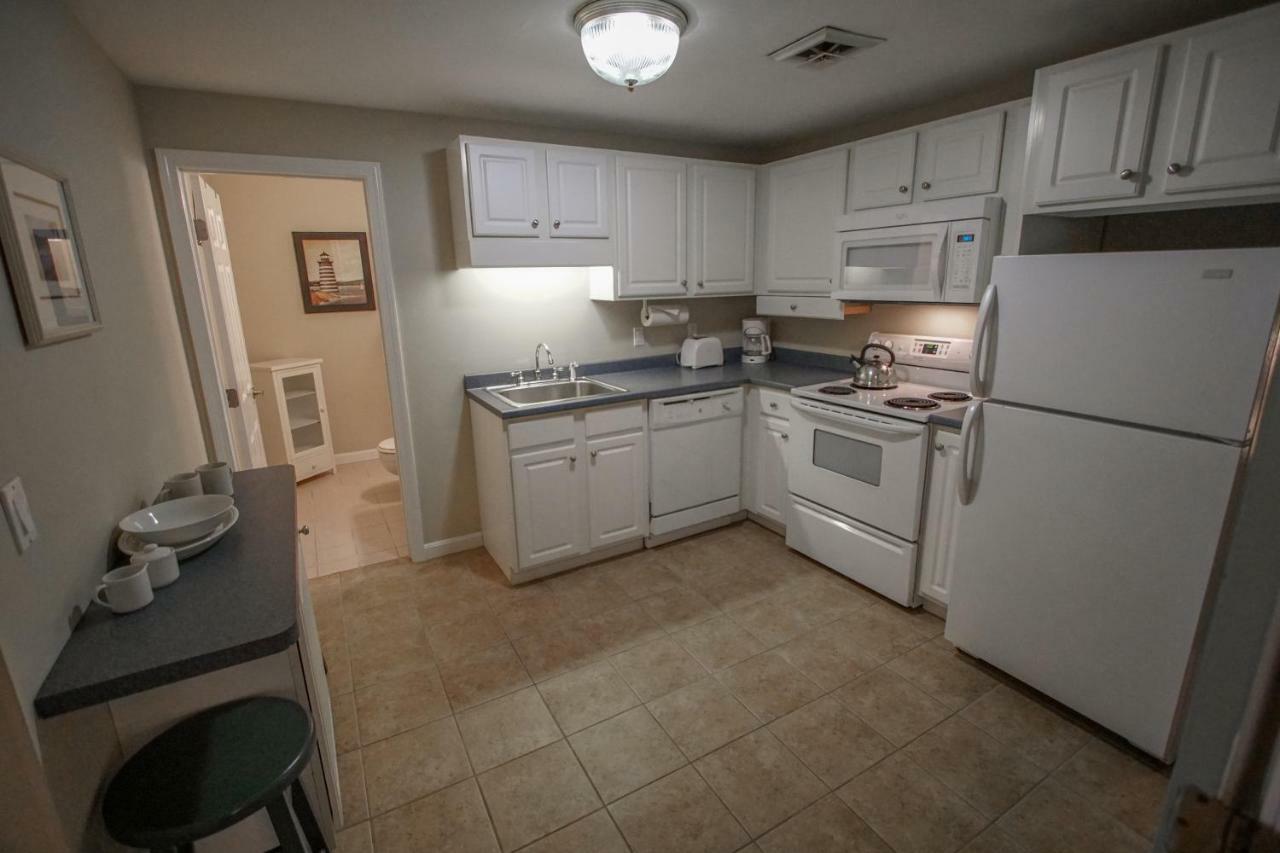 Cape Winds Resort Hyannis Exterior photo