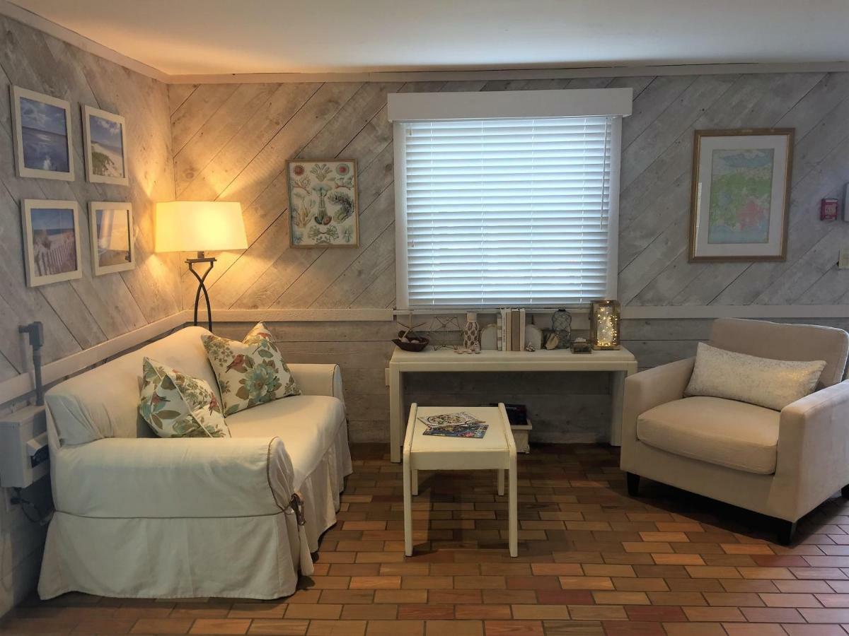 Cape Winds Resort Hyannis Exterior photo